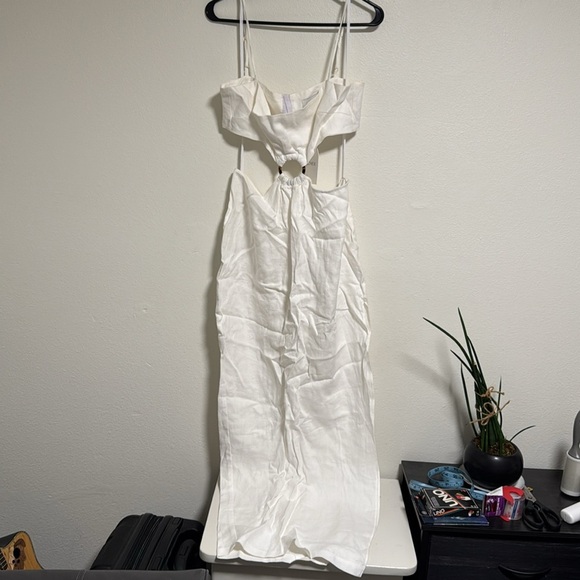 Rumer the Label Avalon Ring Maxi Linen Dress in White - Picture 2 of 10